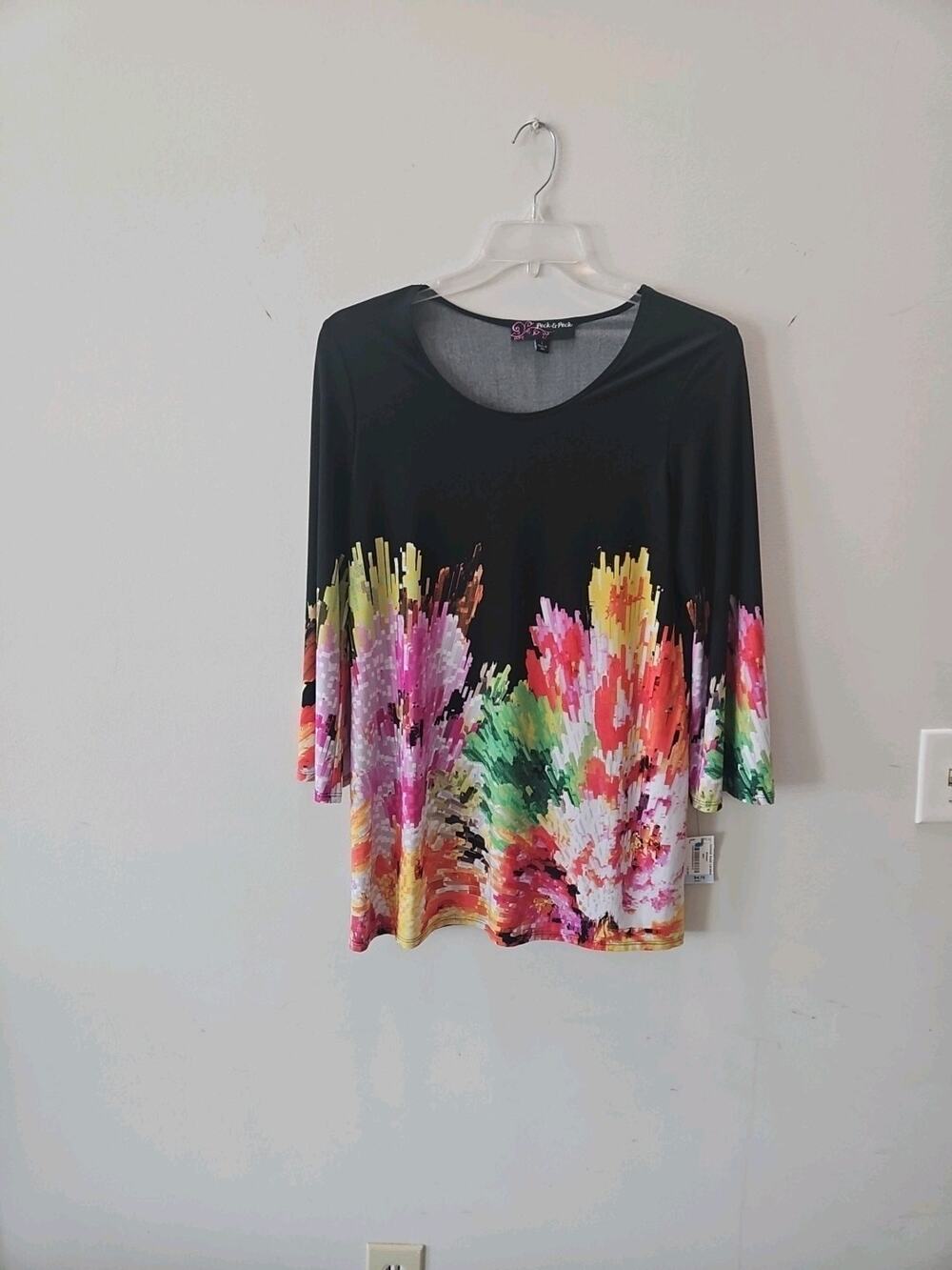Peck and Peck Tunic Womens Sz Large Black With Multicolored Bottom